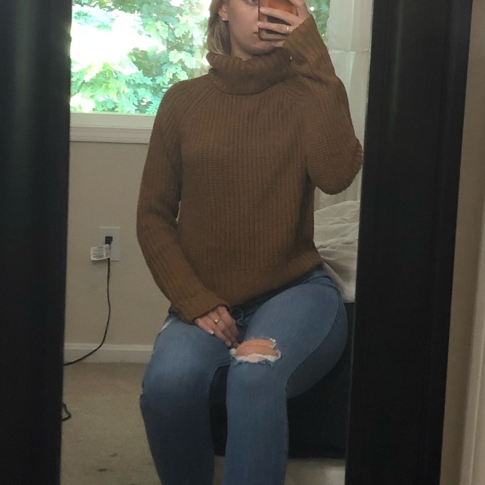 Chunky turtleneck knit sweater